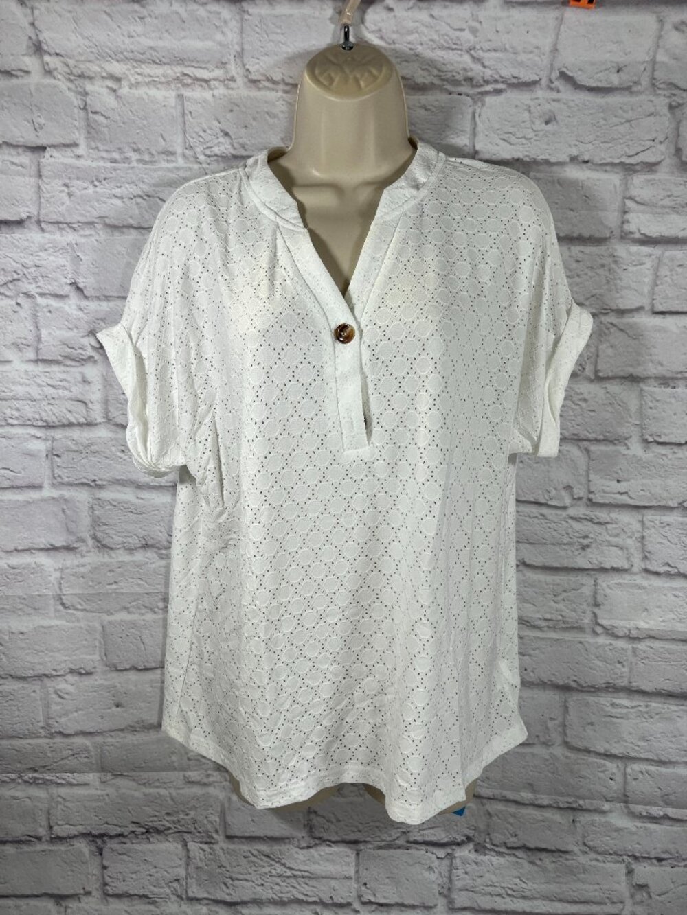 Cupshe Cutout Textured V-Neck Tee with Dolman Sleeves
